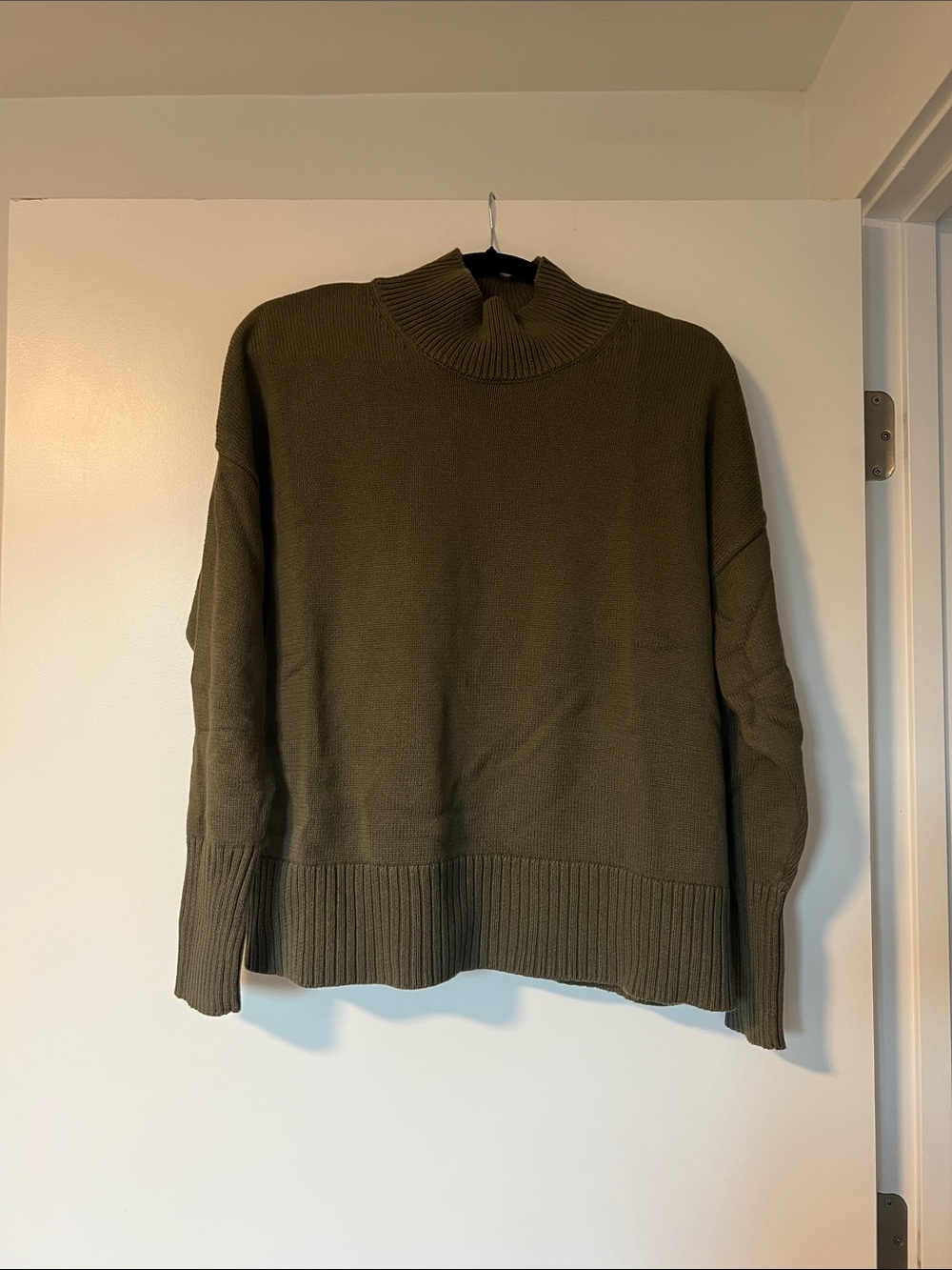Gap knit turtleneck